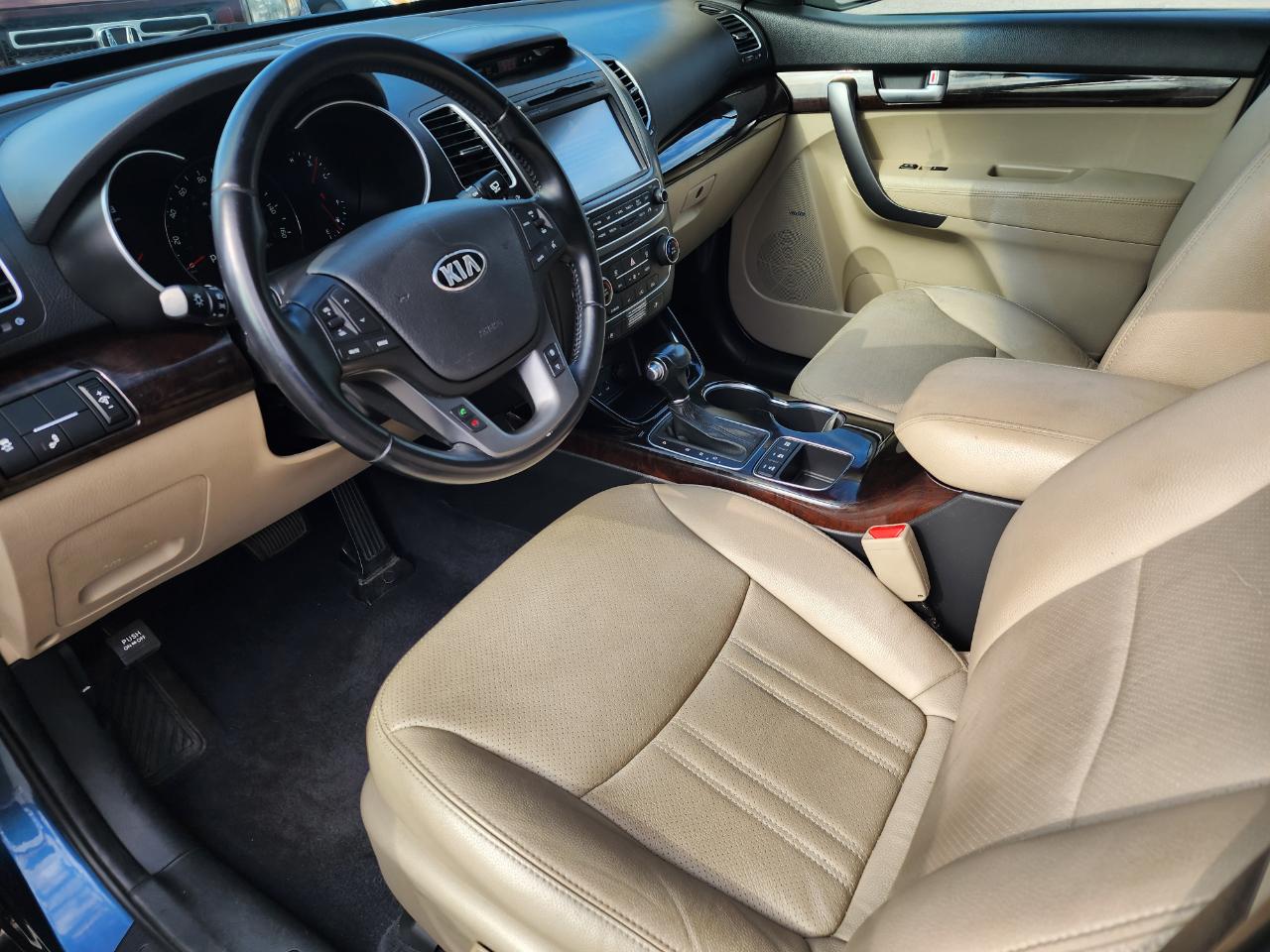 Kia Sorento EX V6 2WD 2014