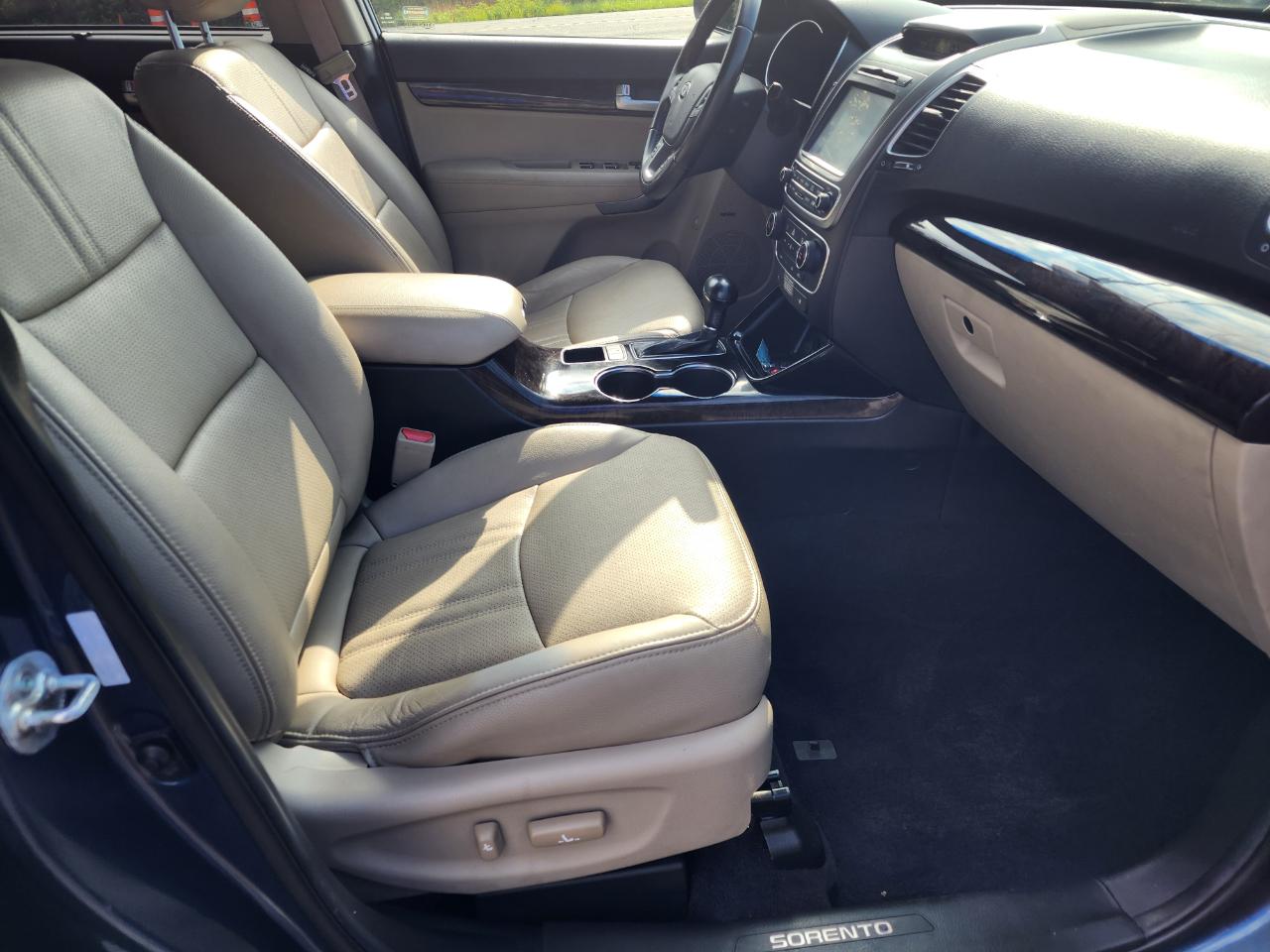 Kia Sorento EX V6 2WD 2014