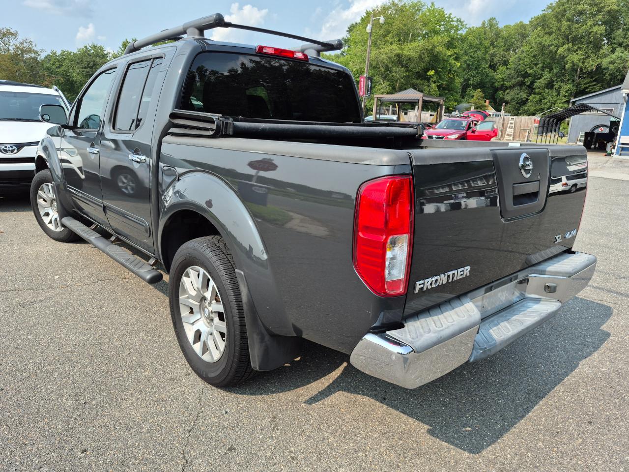 Nissan Frontier SL Crew Cab 4WD 2012