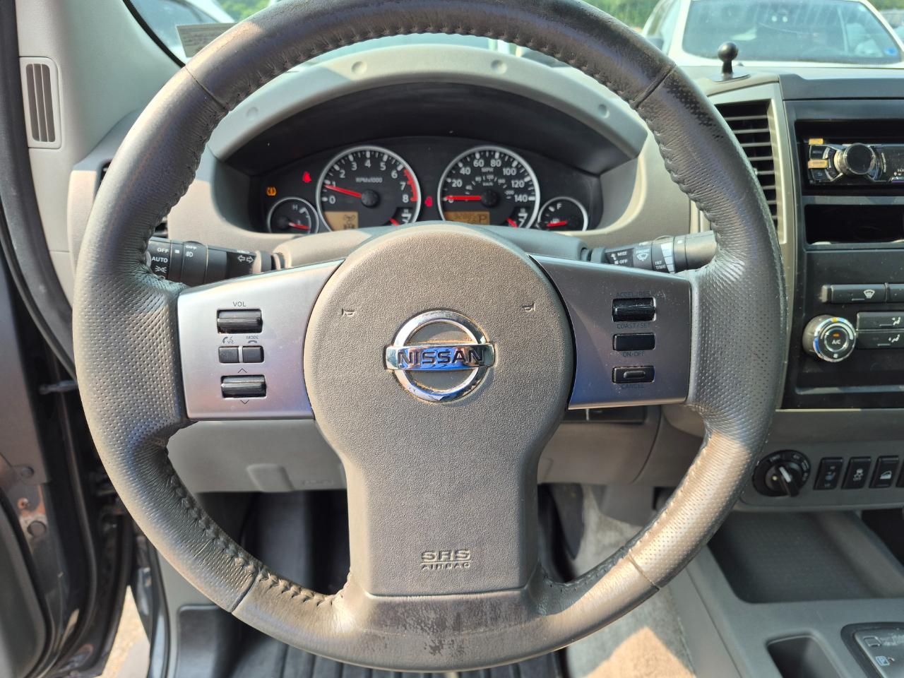 Nissan Frontier SL Crew Cab 4WD 2012
