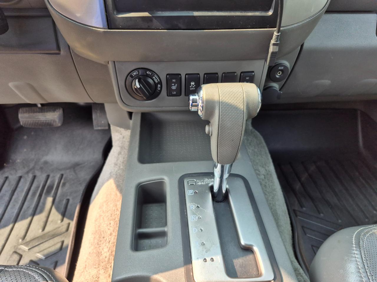 Nissan Frontier SL Crew Cab 4WD 2012