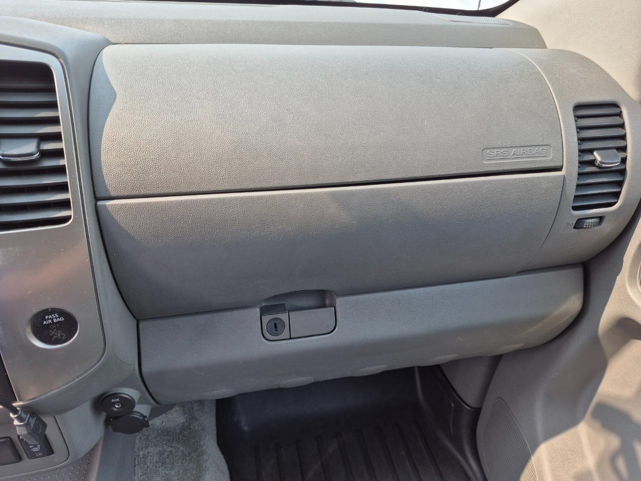 Nissan Frontier SL Crew Cab 4WD 2012