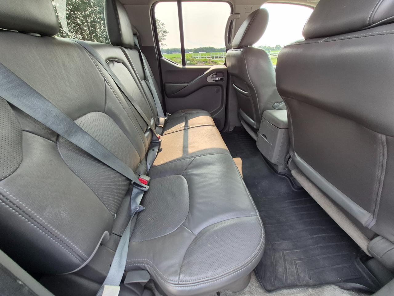 Nissan Frontier SL Crew Cab 4WD 2012