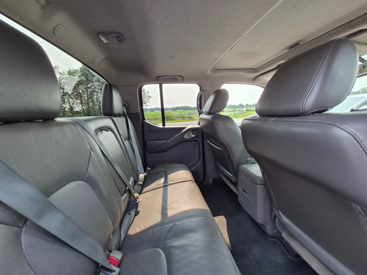 Nissan Frontier SL Crew Cab 4WD 2012
