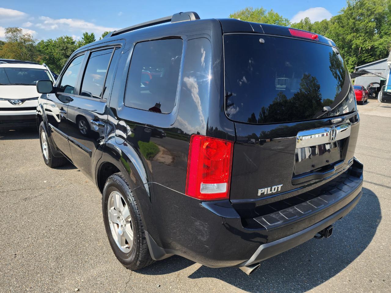 Honda Pilot EX-L 4WD 5-Spd AT with DVD 2011