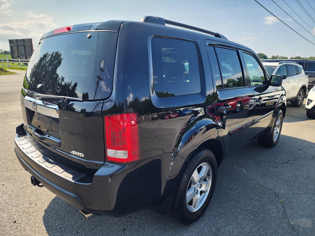 Honda Pilot EX-L 4WD 5-Spd AT with DVD 2011