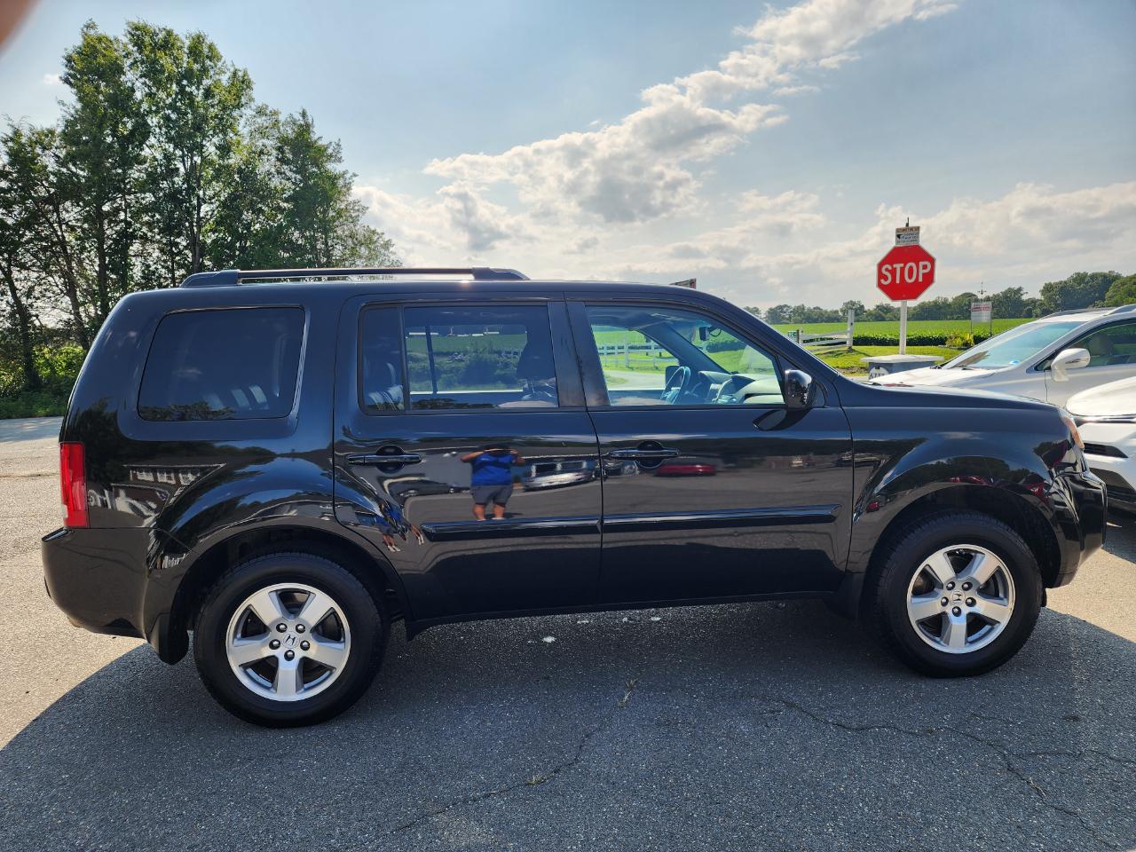Honda Pilot EX-L 4WD 5-Spd AT with DVD 2011