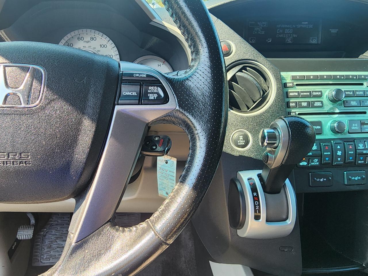 Honda Pilot EX-L 4WD 5-Spd AT with DVD 2011
