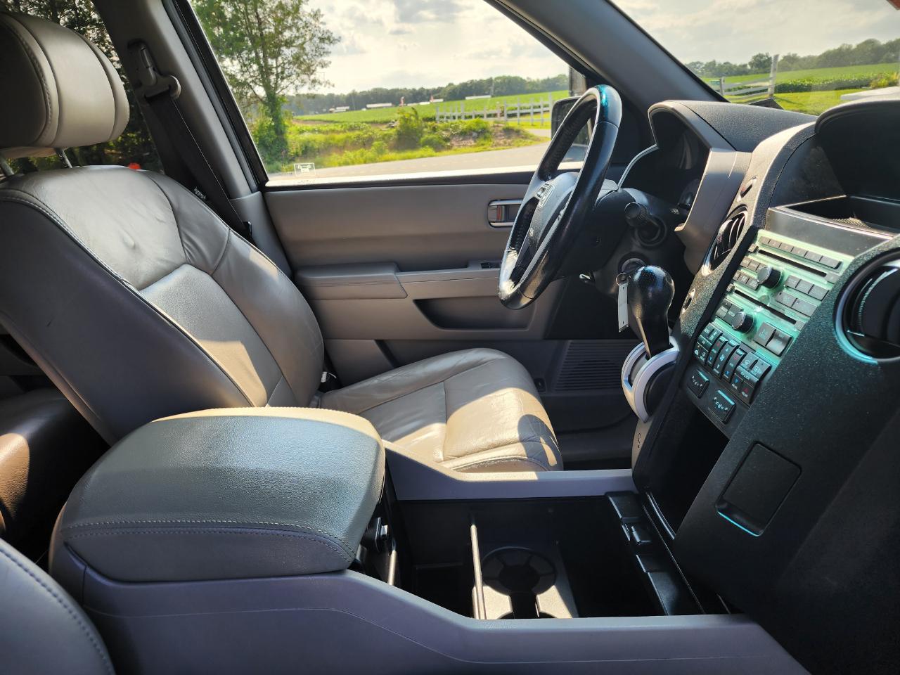 Honda Pilot EX-L 4WD 5-Spd AT with DVD 2011
