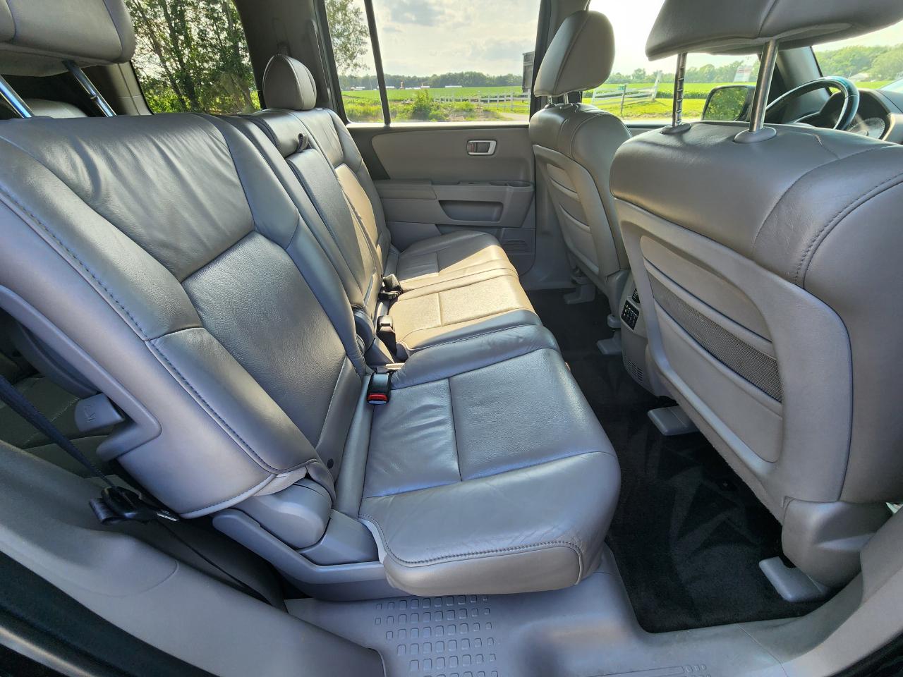 Honda Pilot EX-L 4WD 5-Spd AT with DVD 2011