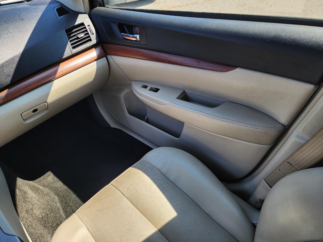 Subaru Outback 2.5i Limited 2014