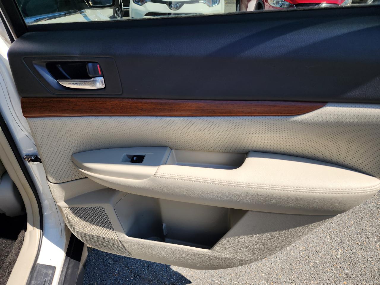 Subaru Outback 2.5i Limited 2014