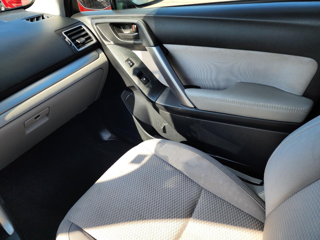 Subaru Forester 2.5i Premium PZEV CVT 2016