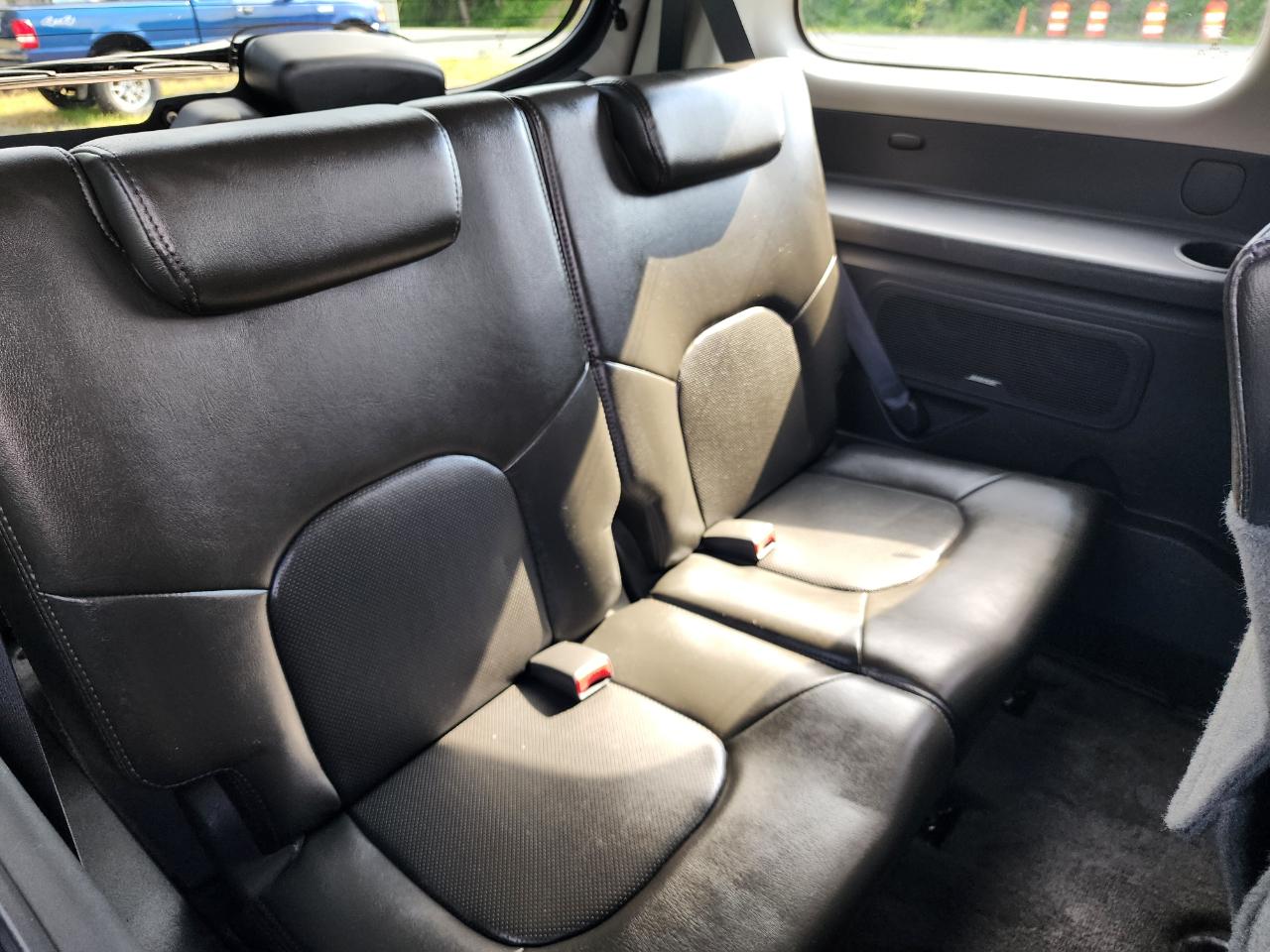 Nissan Pathfinder LE 4WD 2011