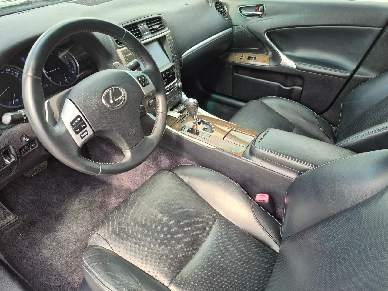 Lexus IS 250 RWD 2011