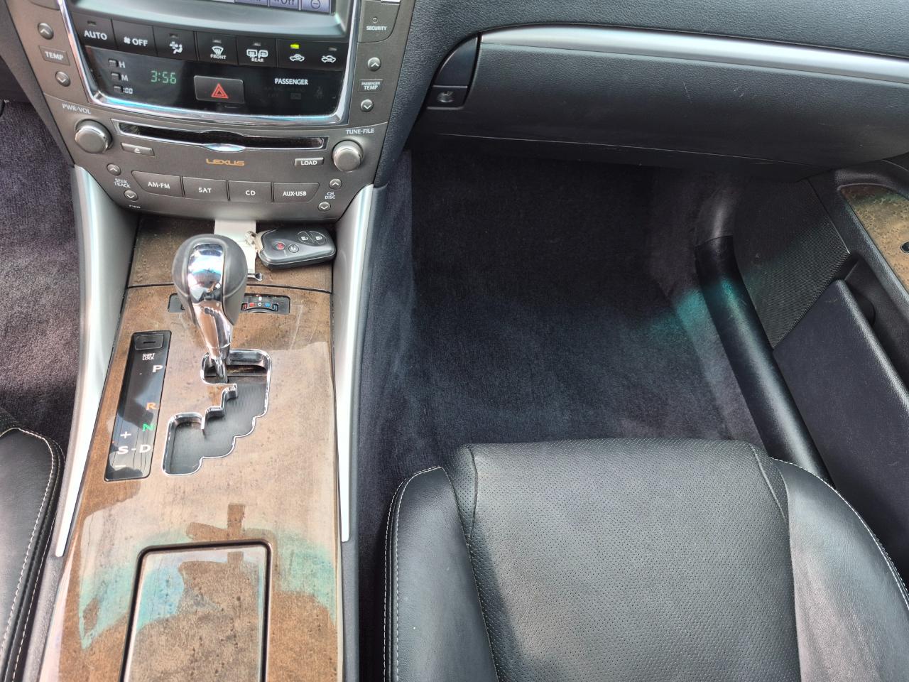 Lexus IS 250 RWD 2011