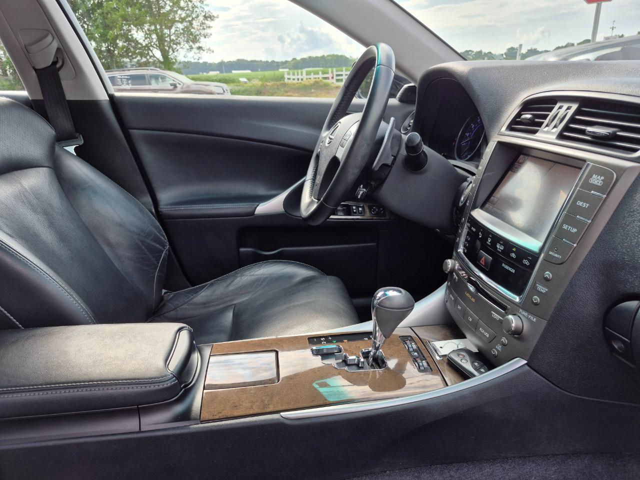 Lexus IS 250 RWD 2011