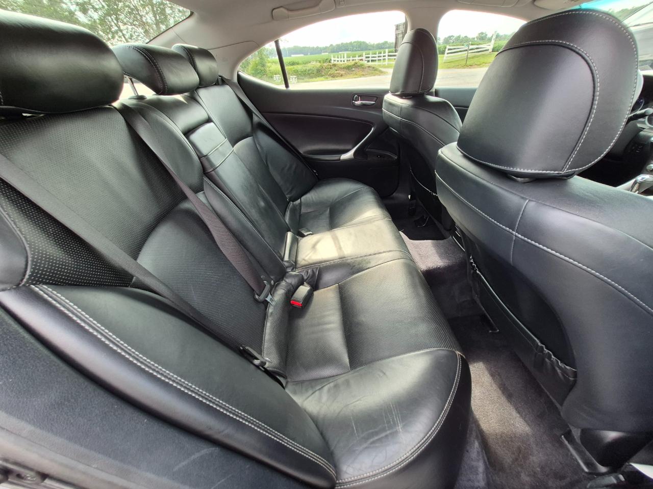 Lexus IS 250 RWD 2011