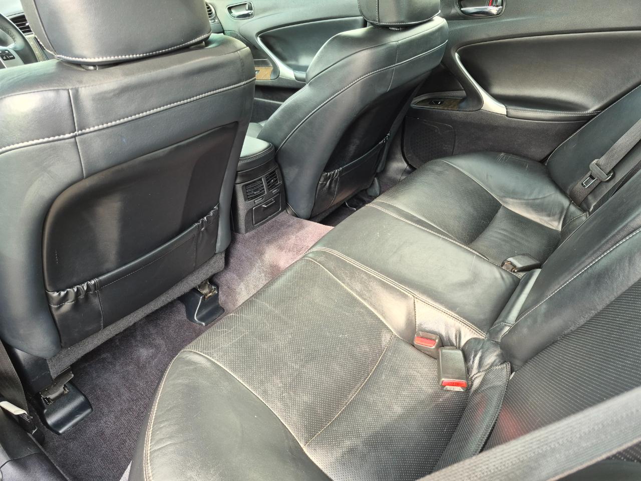 Lexus IS 250 RWD 2011