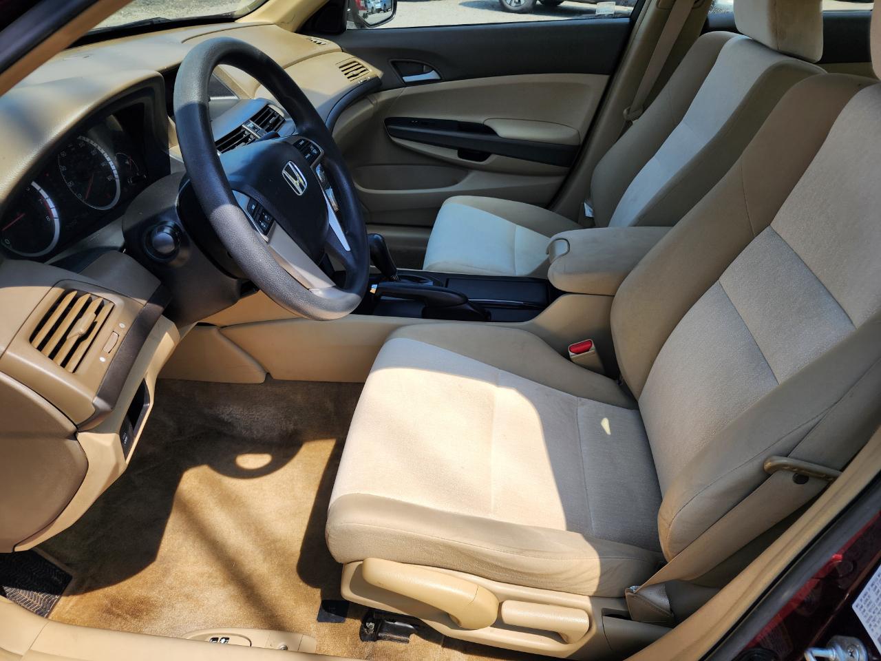 Honda Accord LX sedan AT 2009