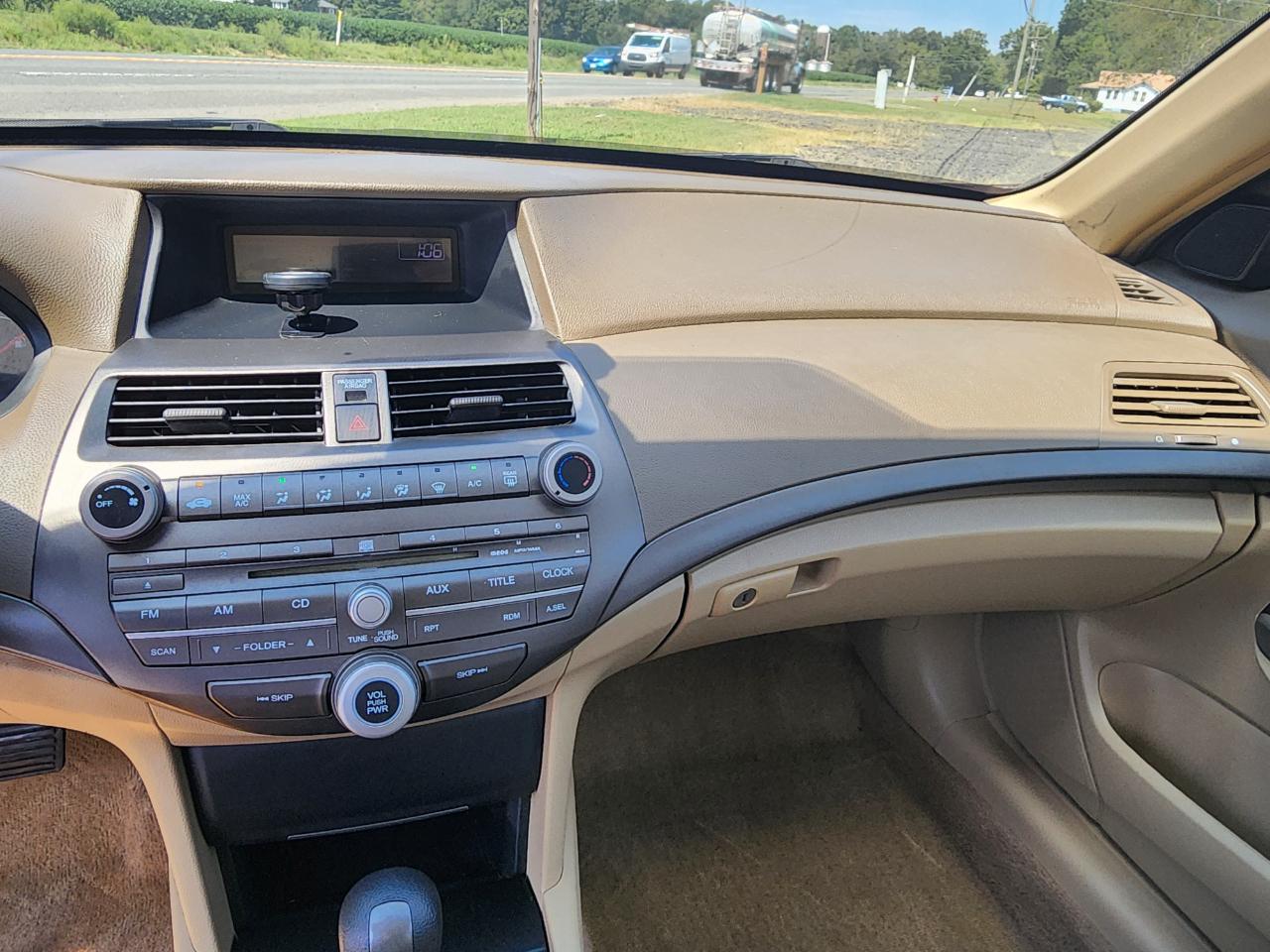 Honda Accord LX sedan AT 2009