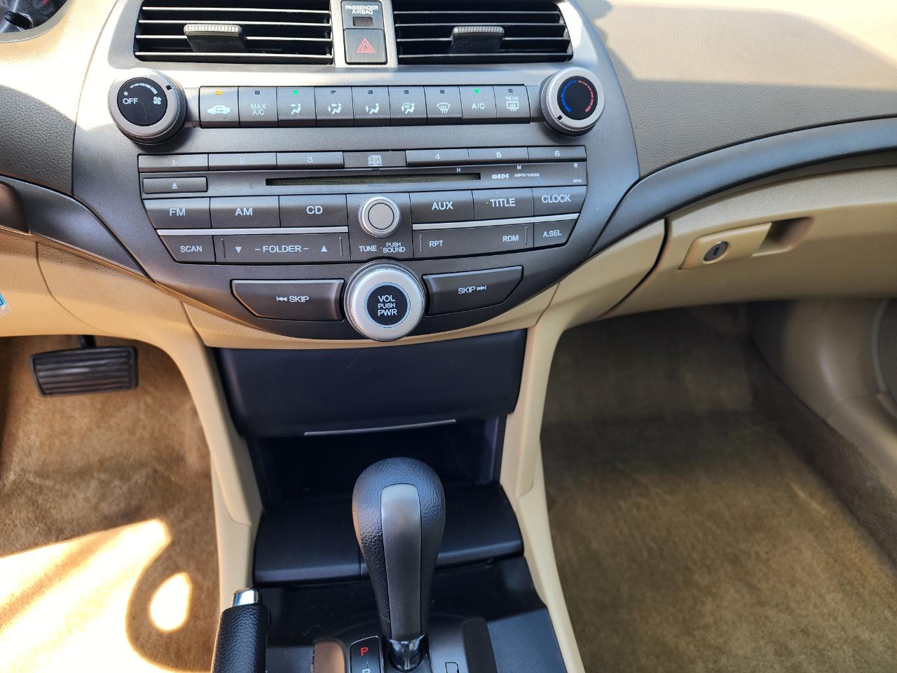 Honda Accord LX sedan AT 2009