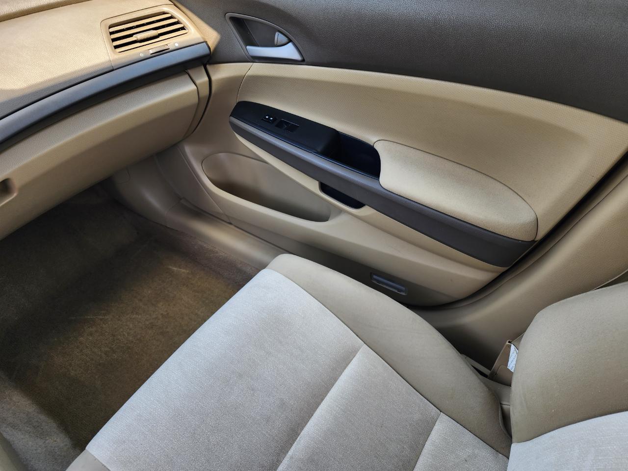 Honda Accord LX sedan AT 2009