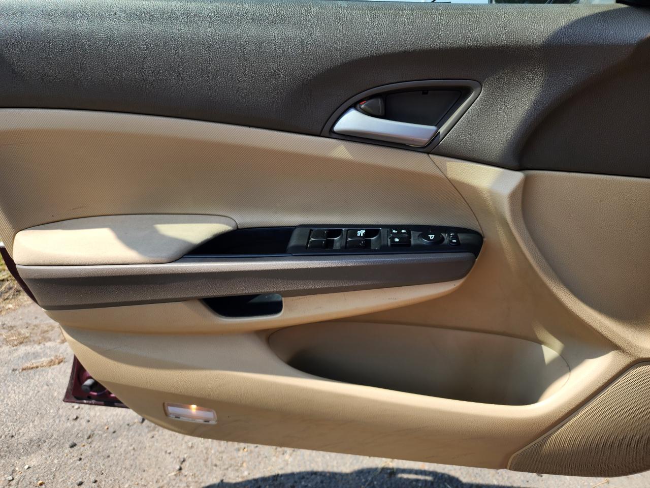 Honda Accord LX sedan AT 2009