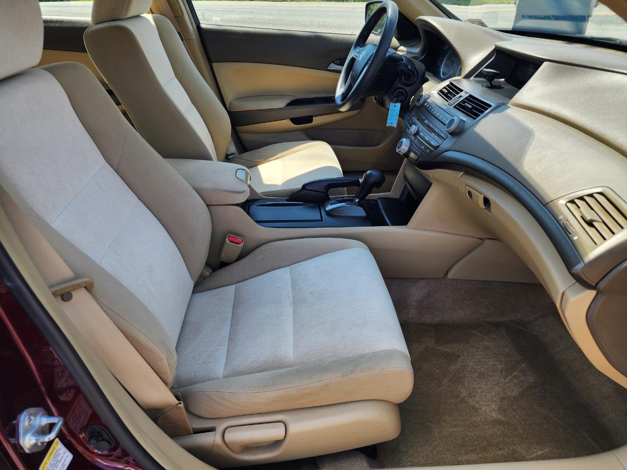 Honda Accord LX sedan AT 2009