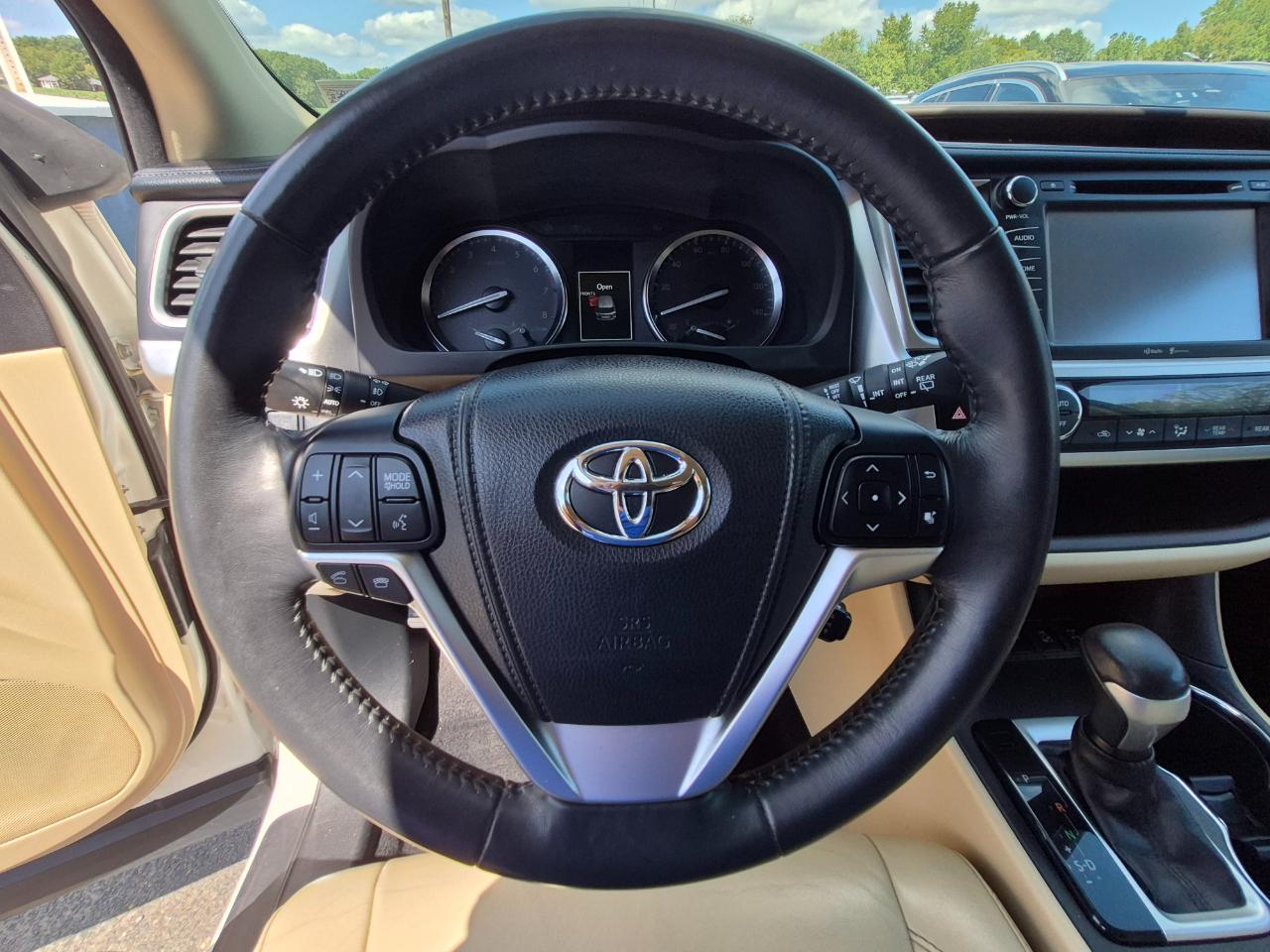 Toyota Highlander XLE AWD V6 2015