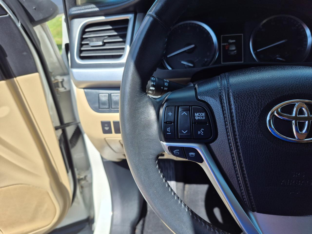 Toyota Highlander XLE AWD V6 2015