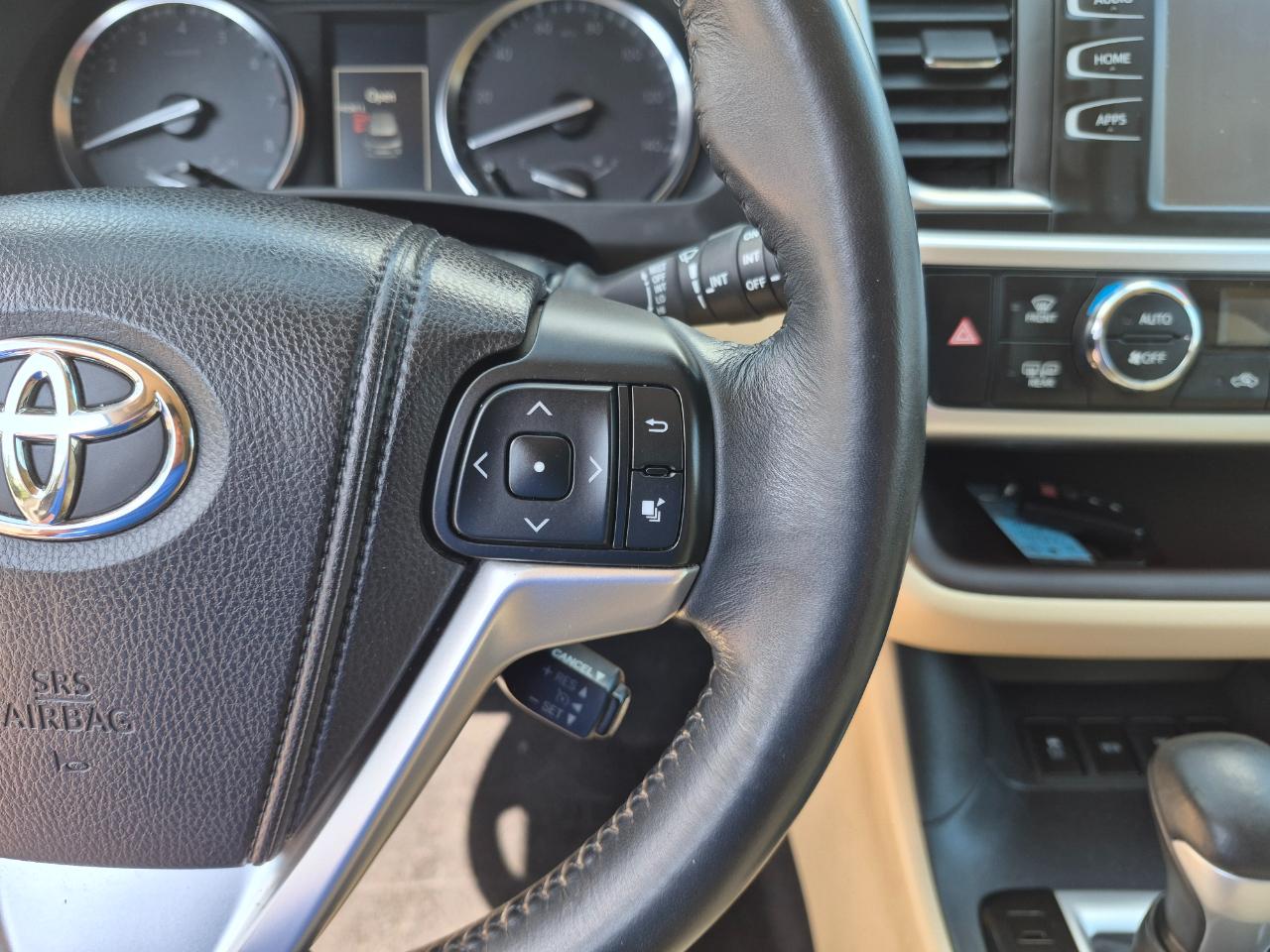 Toyota Highlander XLE AWD V6 2015