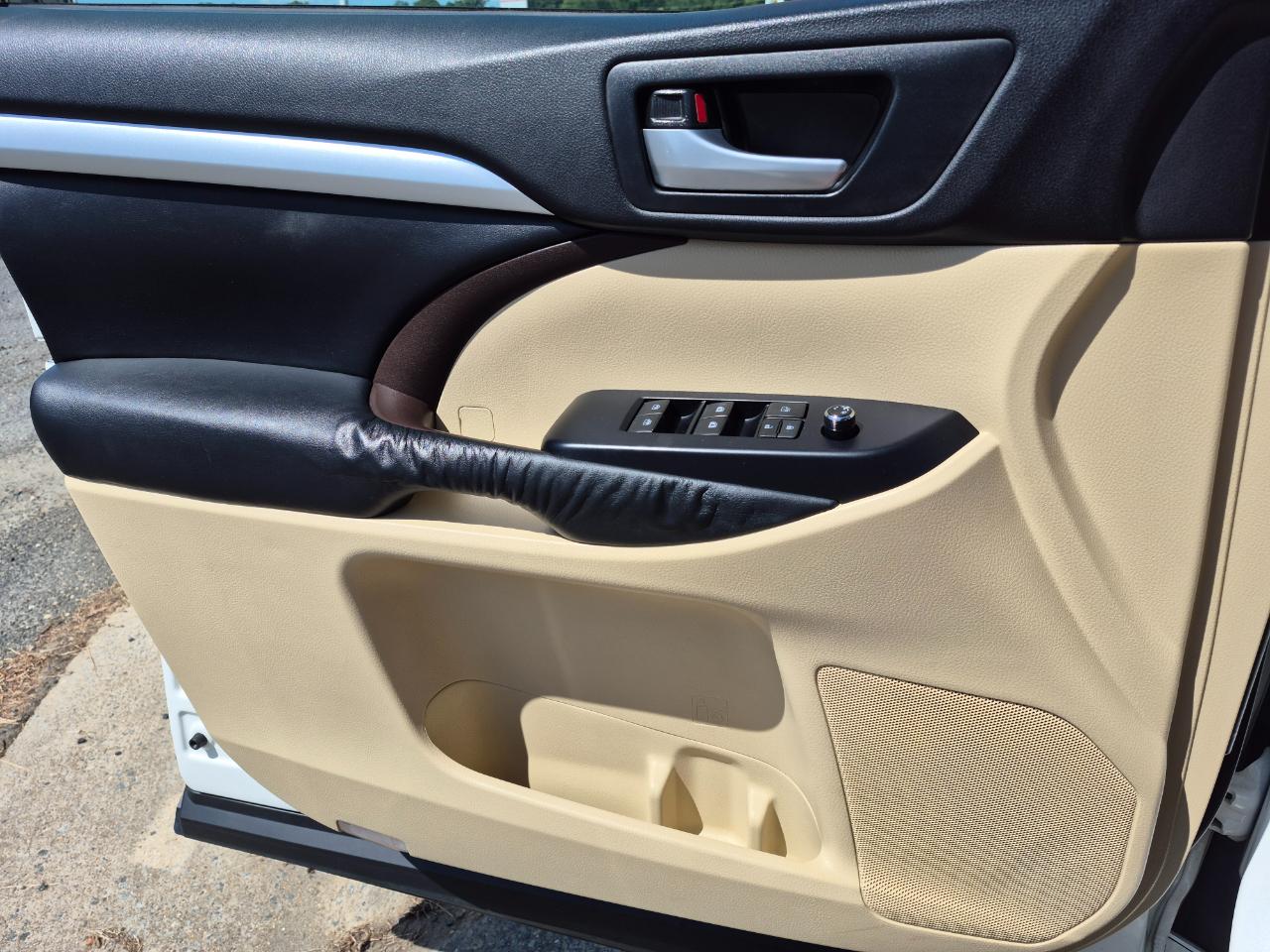 Toyota Highlander XLE AWD V6 2015