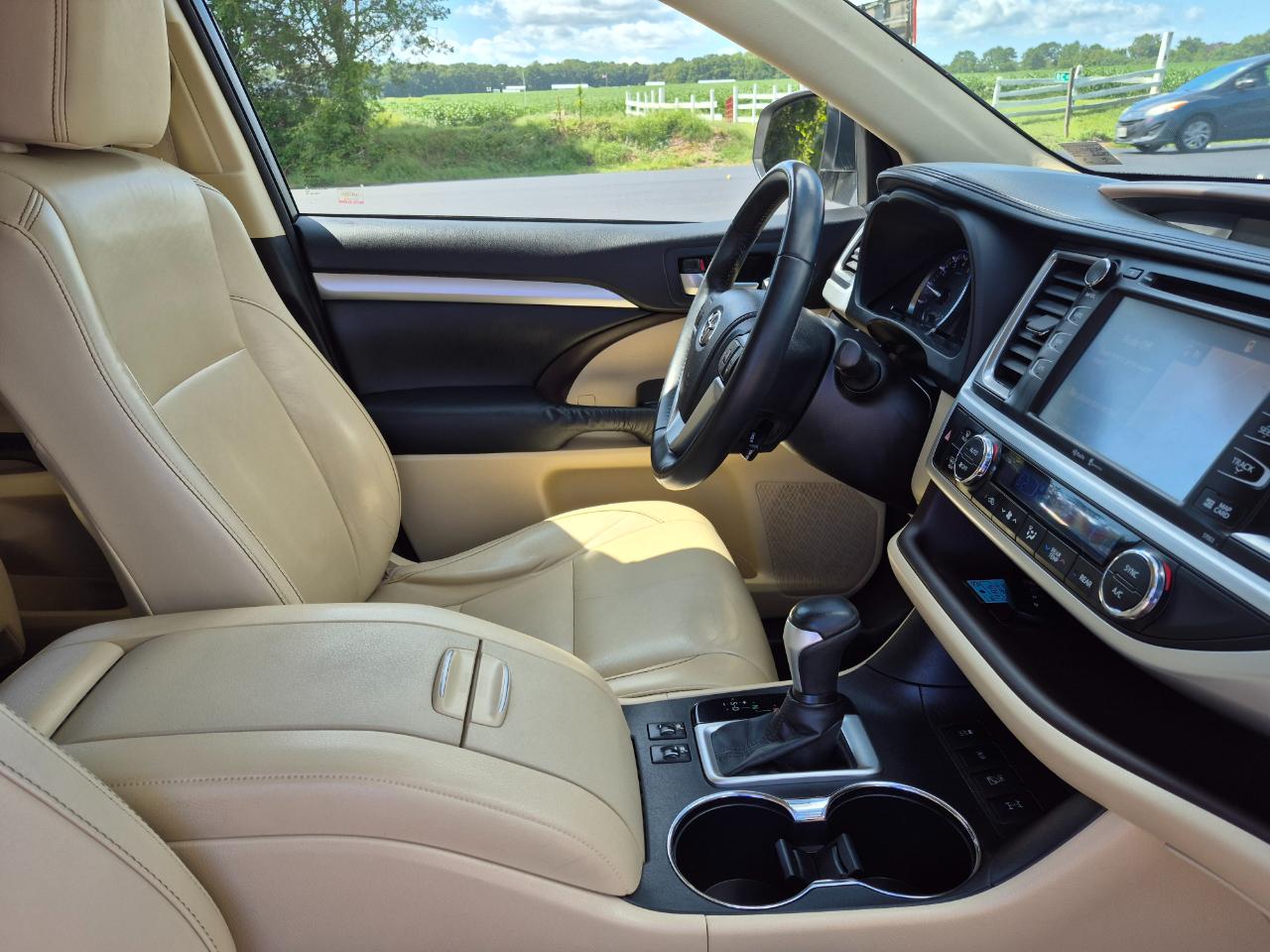 Toyota Highlander XLE AWD V6 2015