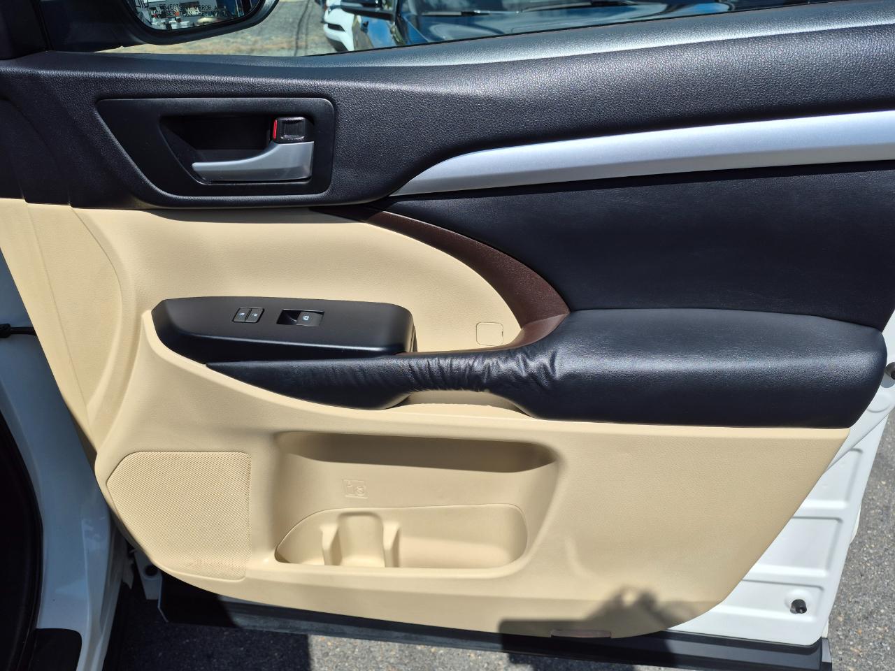 Toyota Highlander XLE AWD V6 2015