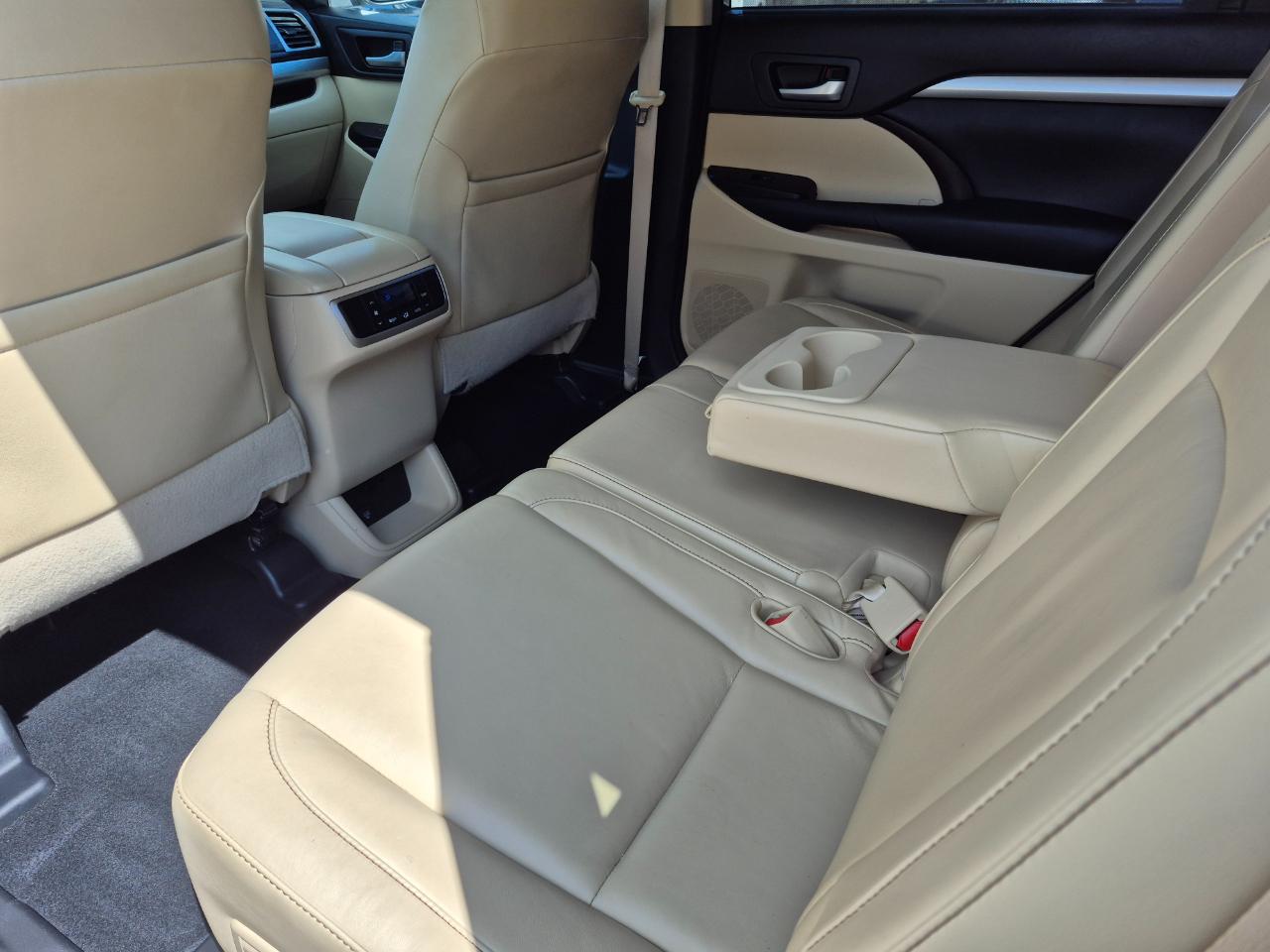 Toyota Highlander XLE AWD V6 2015
