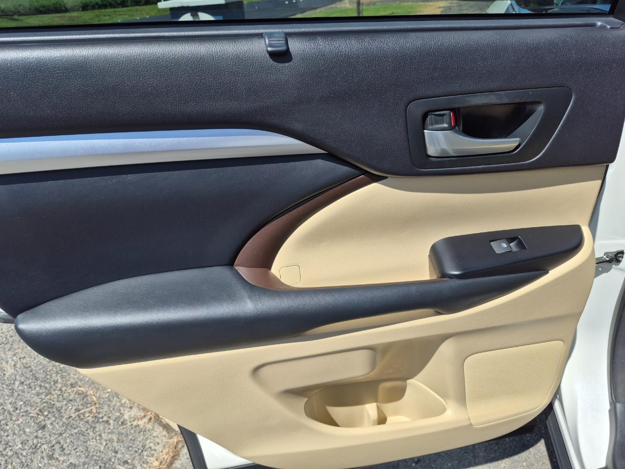 Toyota Highlander XLE AWD V6 2015