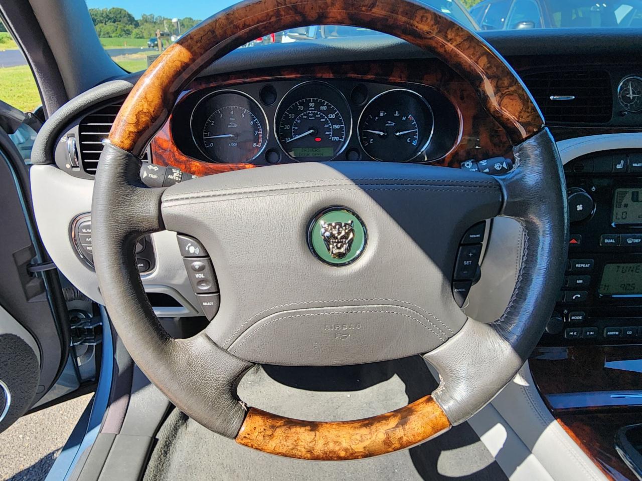 Jaguar XJ-Series XJ8 2004