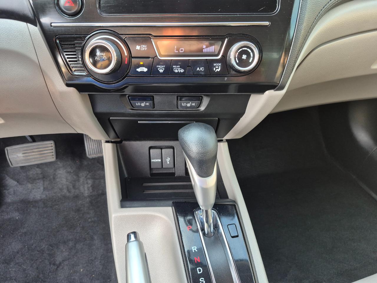 Honda Civic EX-L Sedan AT 2015