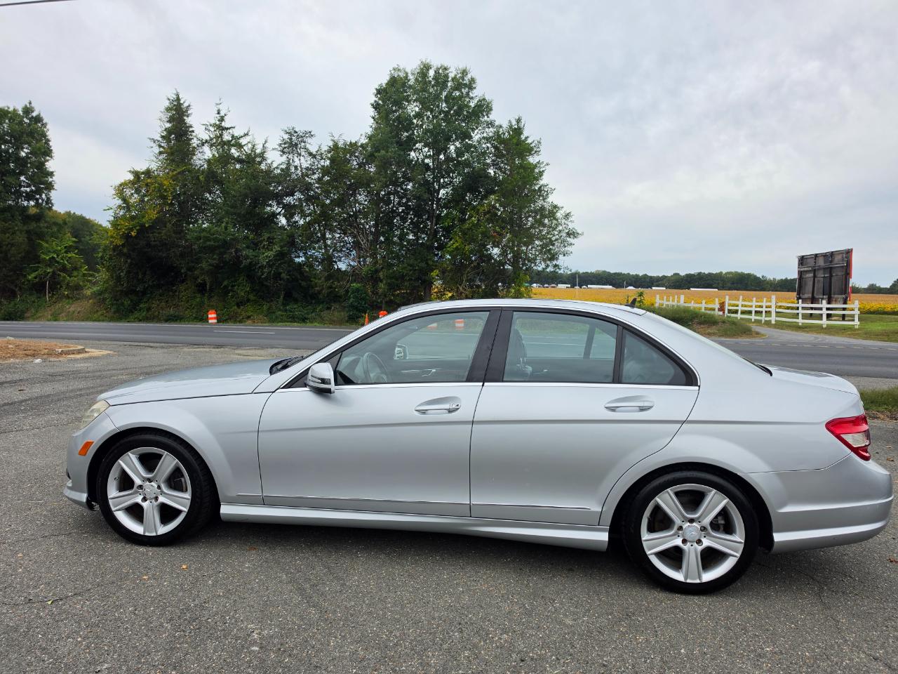 Mercedes-Benz C-Class C300 Luxury Sedan 2010