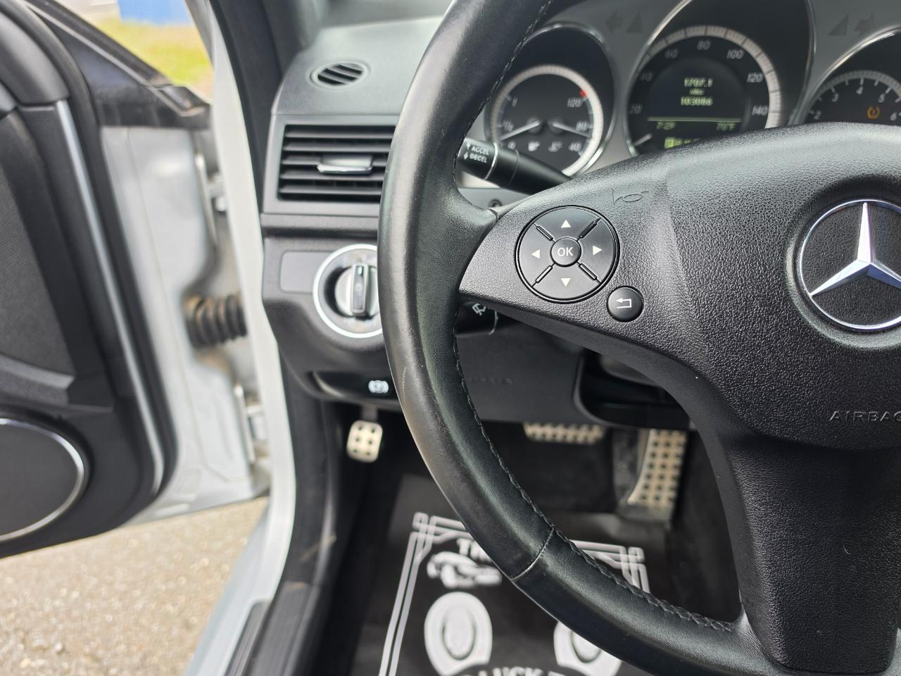 Mercedes-Benz C-Class C300 Luxury Sedan 2010