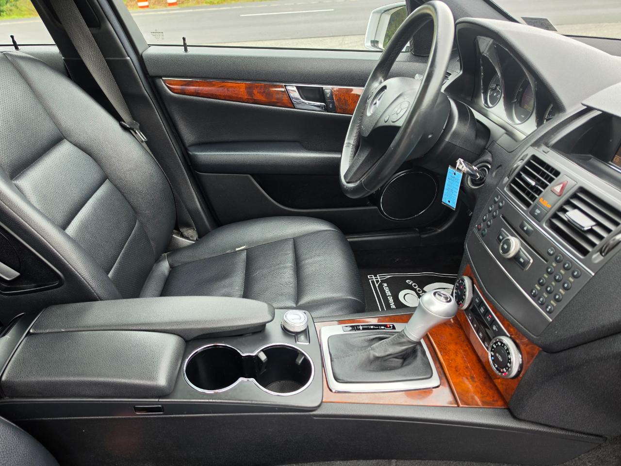 Mercedes-Benz C-Class C300 Luxury Sedan 2010