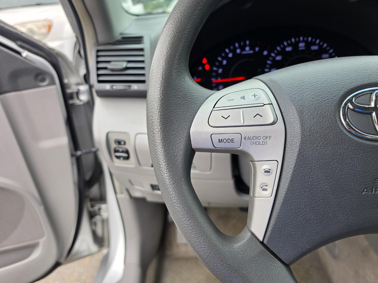 Toyota Camry SE V6 2011