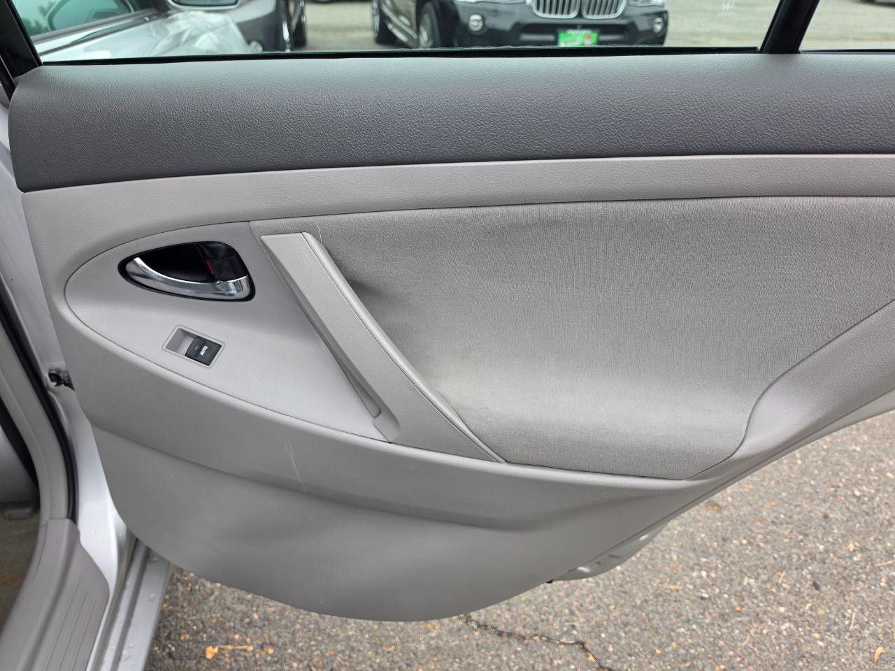 Toyota Camry SE V6 2011