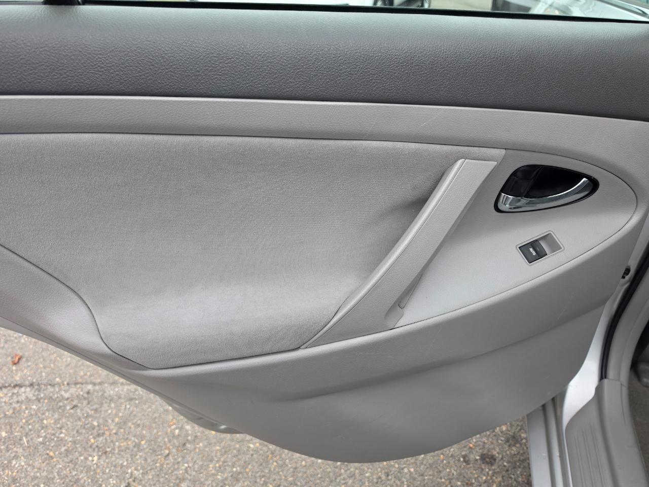 Toyota Camry SE V6 2011