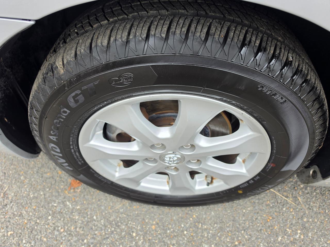 Toyota Camry SE V6 2011