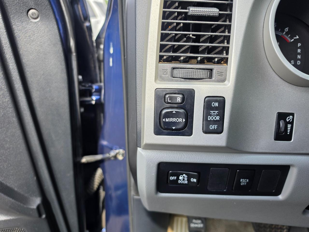 Toyota Tundra SR5 Double Cab 5.7L 4WD 2008