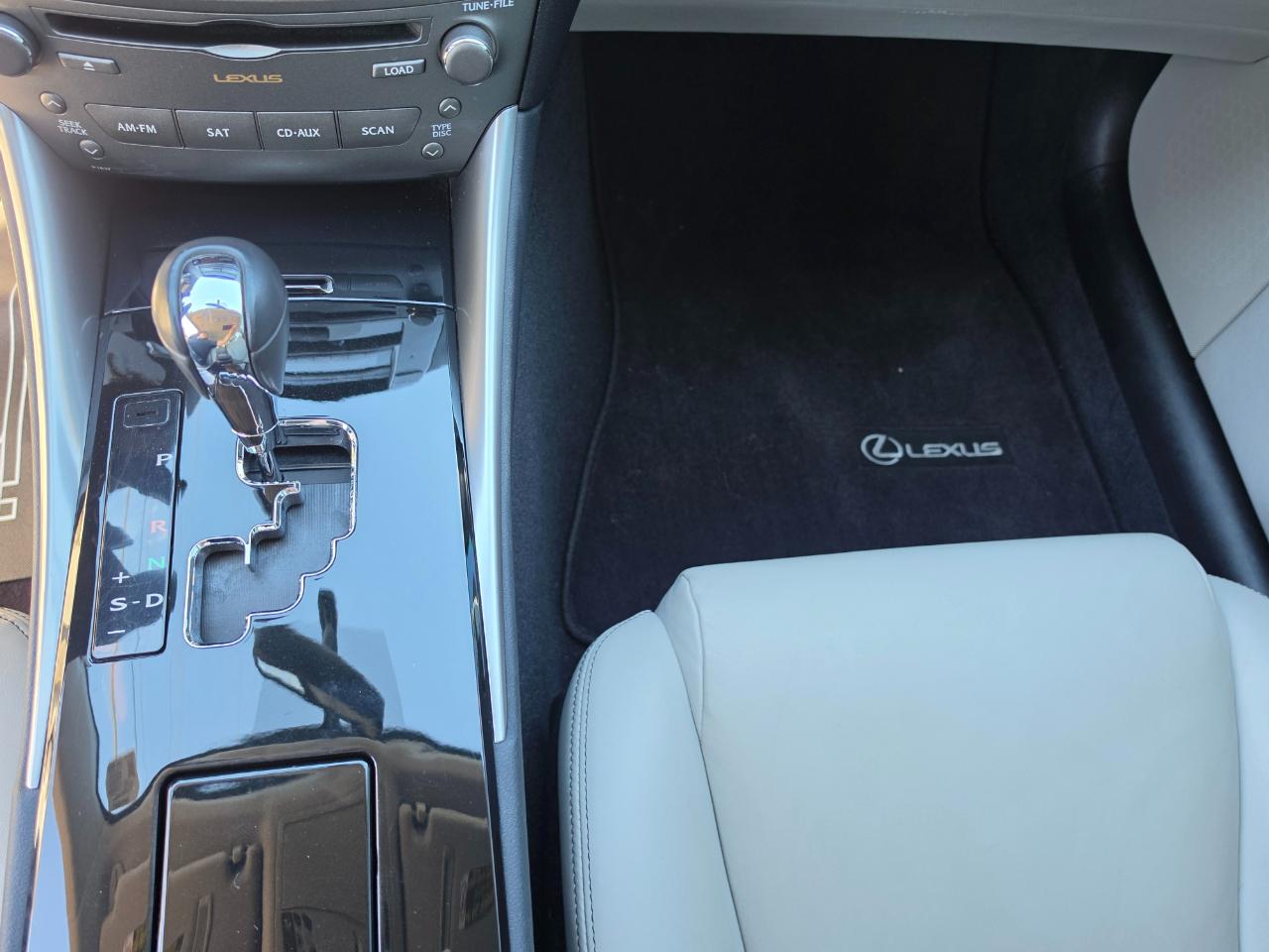 Lexus IS 250 RWD 2012
