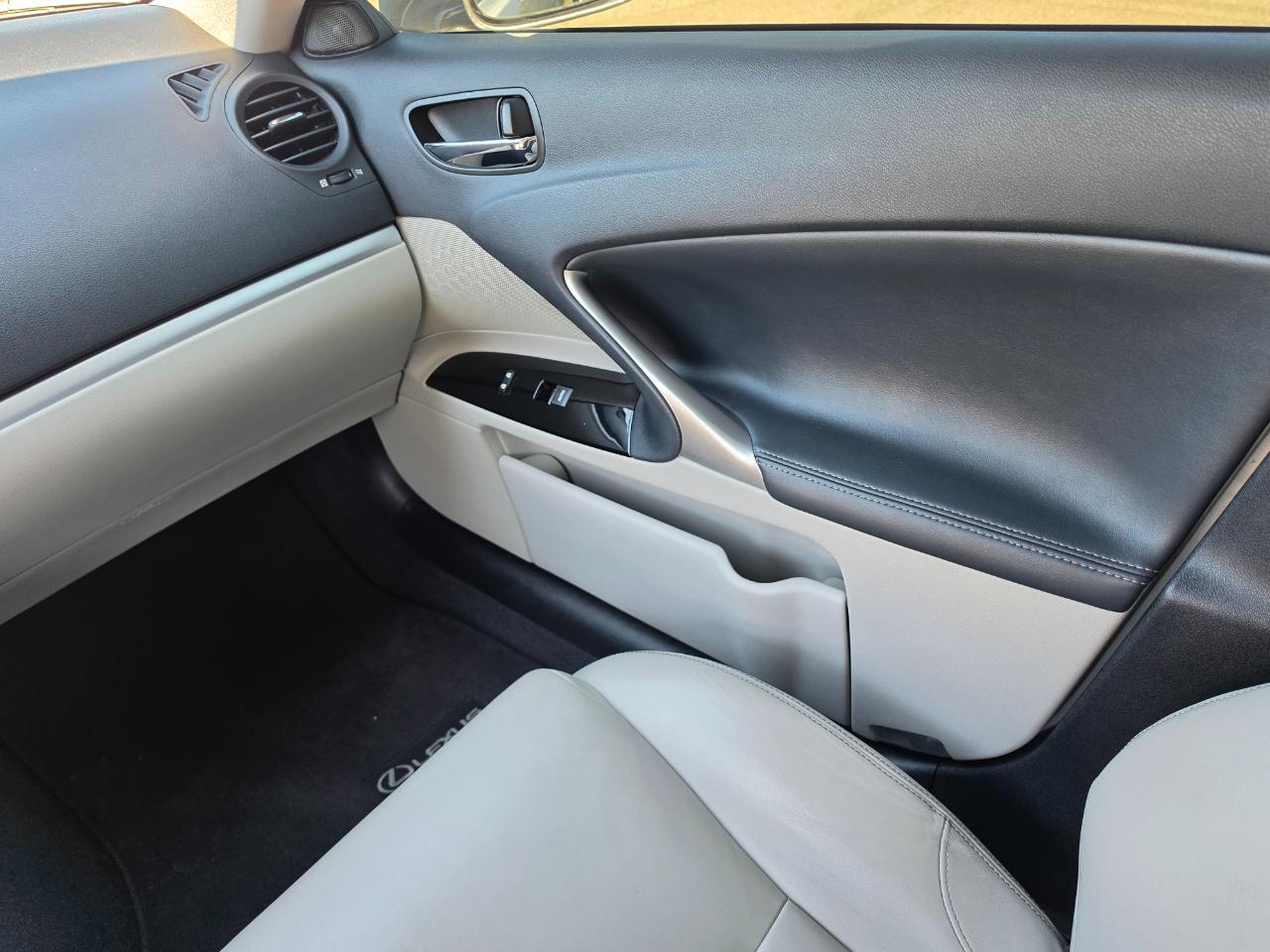 Lexus IS 250 RWD 2012
