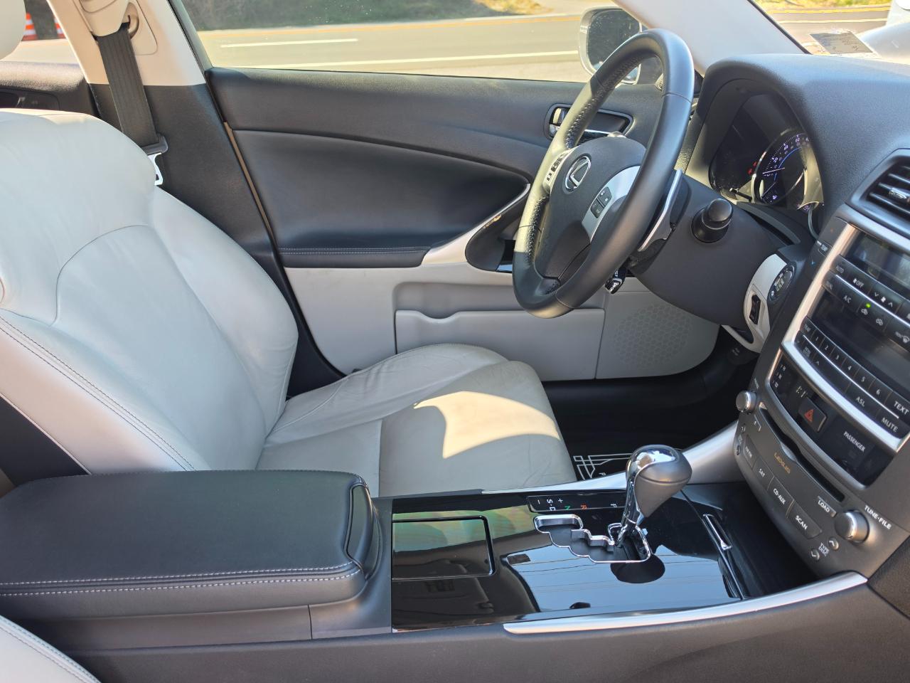 Lexus IS 250 RWD 2012